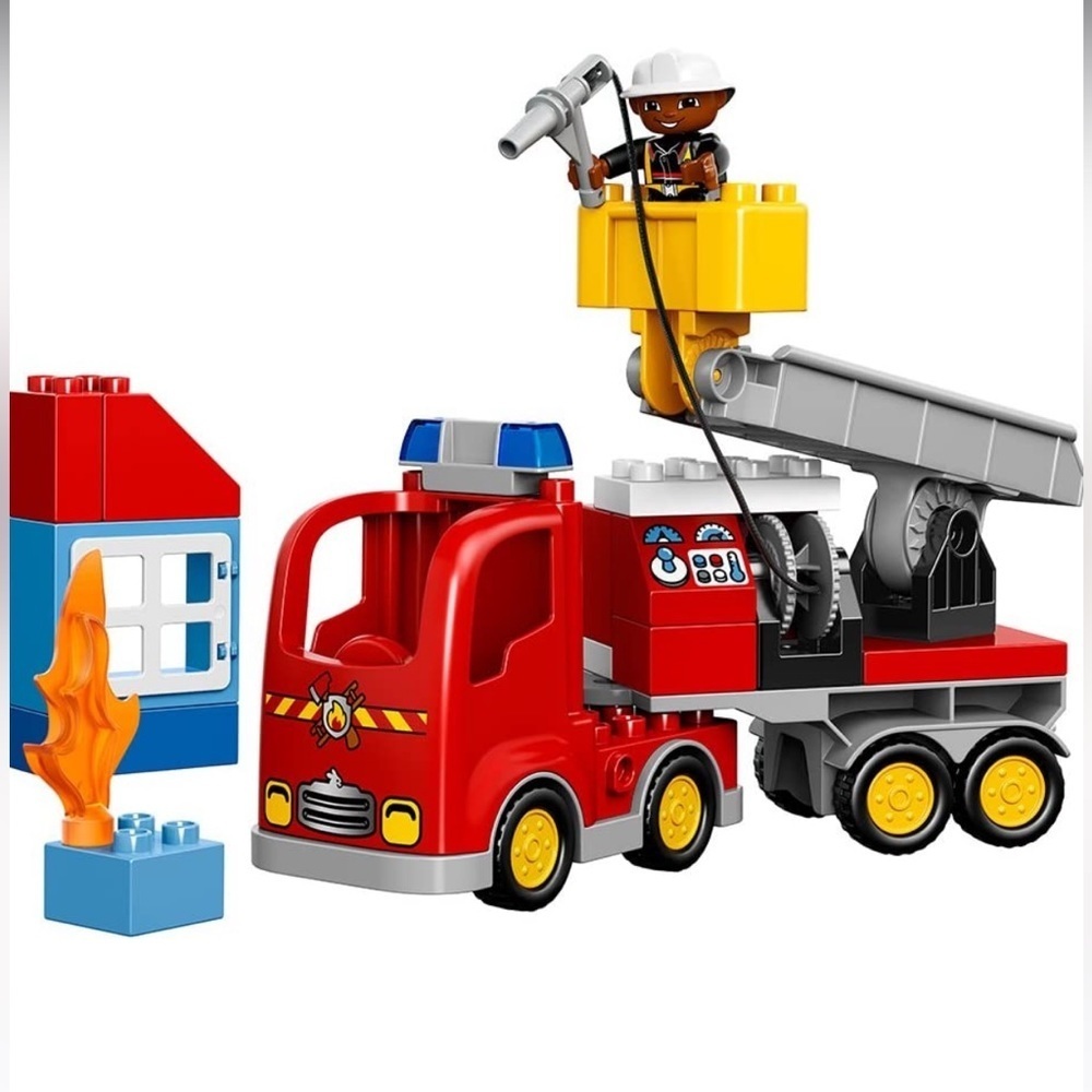 Rare duplo Lego Fire Truck Model 10592 age 2-5 out of stuck